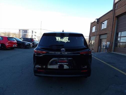 2021 Toyota Sienna LE