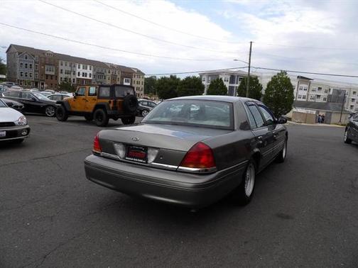 2001 Ford Crown Victoria LX