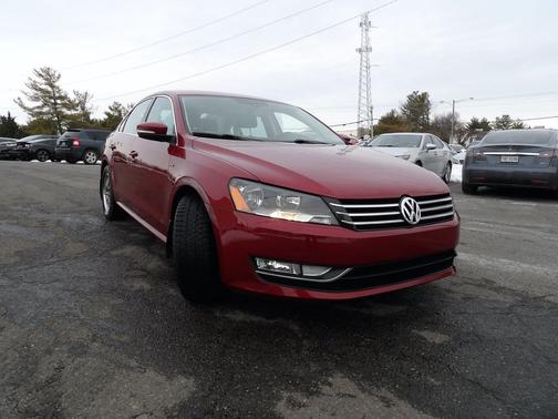 2015 Volkswagen Passat 4dr Sdn 1.8T Auto Limited Edition PZEV