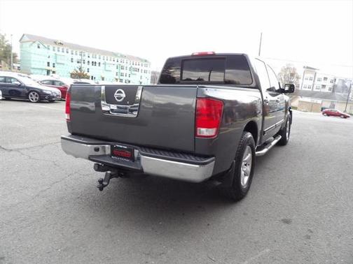 2011 Nissan Titan SV