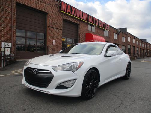 Photo 1 of 20 of 2015 Hyundai Genesis Coupe 3.8L Base