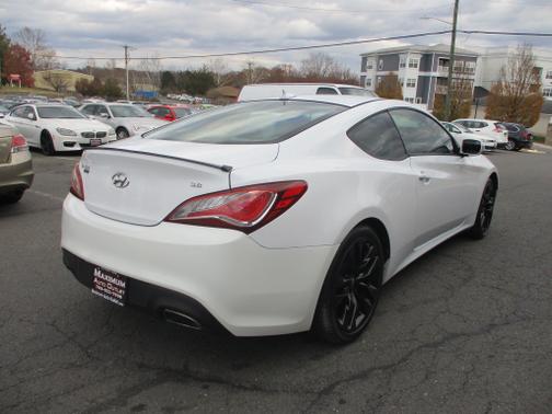 Photo 5 of 20 of 2015 Hyundai Genesis Coupe 3.8L Base