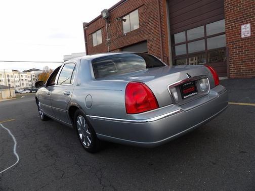 2006 Lincoln Town Car Signature
