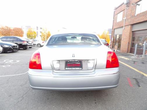 2006 Lincoln Town Car Signature