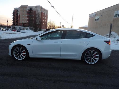 2018 Tesla Model 3 Performance