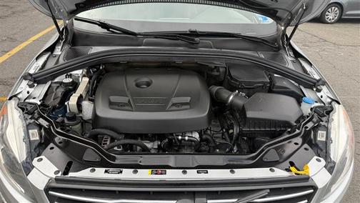 2016 Volvo XC60 T5 Drive-E Premier