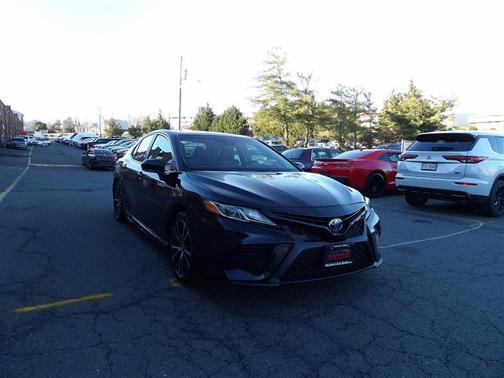 2020 Toyota Camry SE