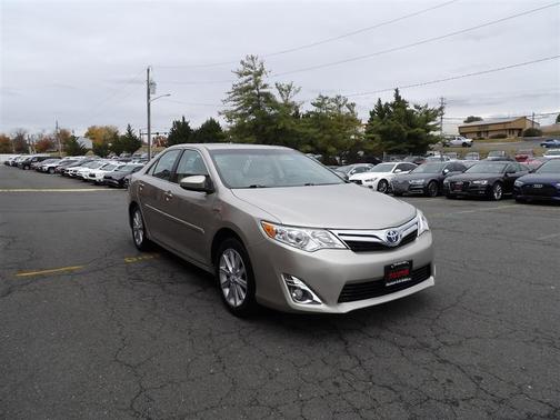 2014 Toyota Camry Hybrid XLE
