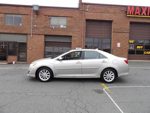 2014 Toyota Camry Hybrid XLE