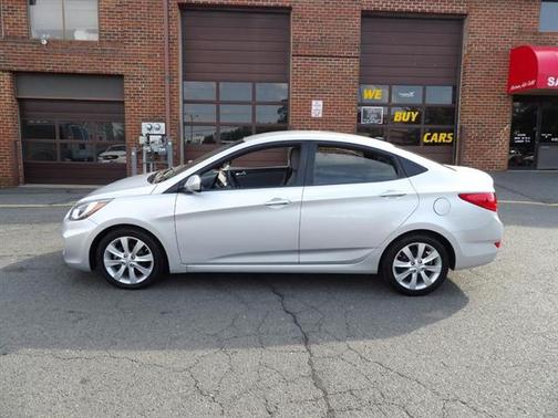 2012 Hyundai Accent GLS