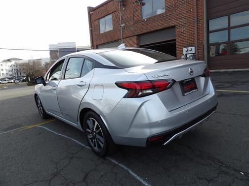 2021 Nissan Versa 1.6 SV