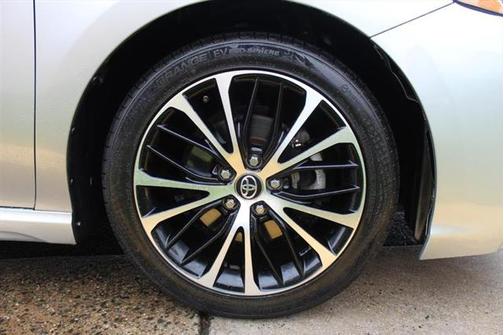 2019 Toyota Camry XLE