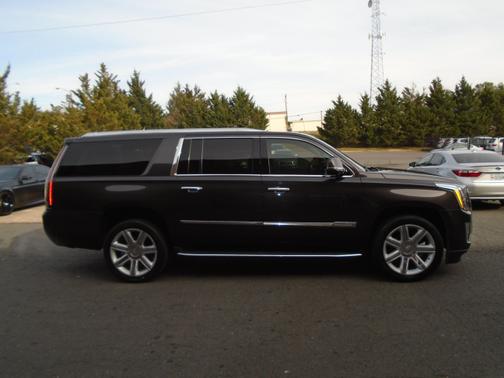 Photo 5 of 21 of 2016 Cadillac Escalade ESV Luxury Collection