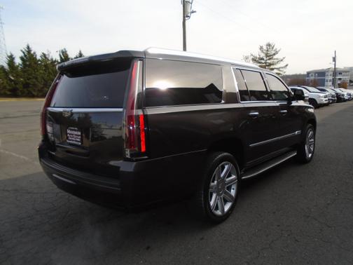 Photo 4 of 21 of 2016 Cadillac Escalade ESV Luxury Collection