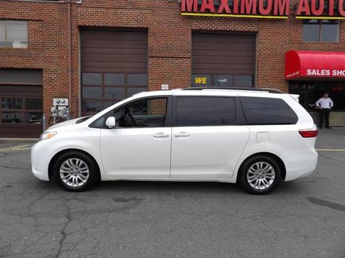 2016 Toyota Sienna XLE
