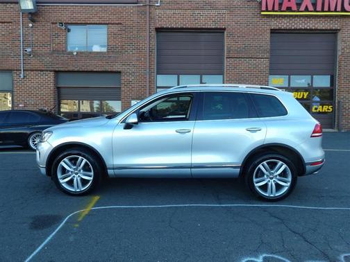 2016 Volkswagen Touareg VR6 Sport