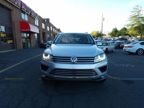 2016 Volkswagen Touareg VR6 Sport