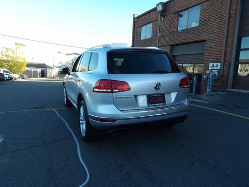 2016 Volkswagen Touareg VR6 Sport