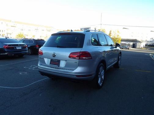 2016 Volkswagen Touareg VR6 Sport