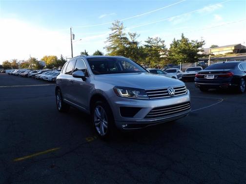 2016 Volkswagen Touareg VR6 Sport