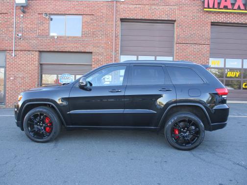 Photo 2 of 30 of 2015 Jeep Grand Cherokee Limited