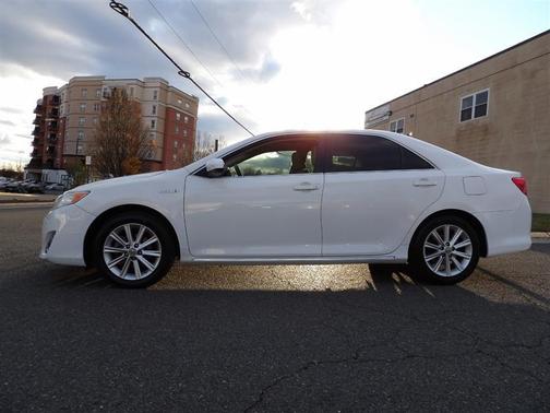 2012 Toyota Camry Hybrid XLE