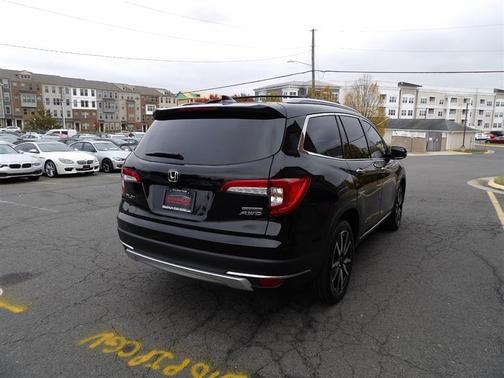 2022 Honda Pilot Touring 8-Passenger