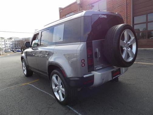2022 Land Rover Defender 110 S