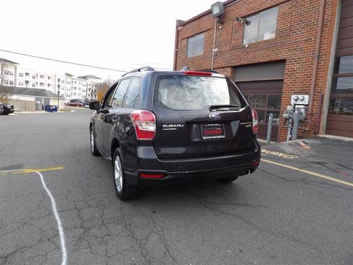 2016 Subaru Forester 2.5i