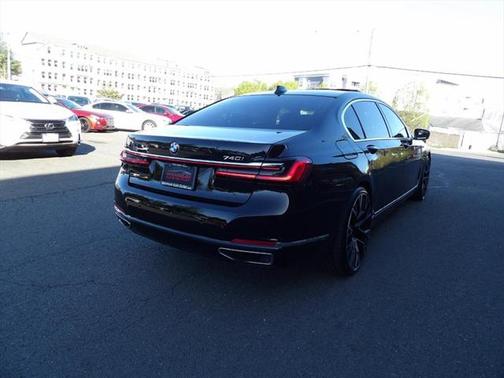 2020 BMW 740
