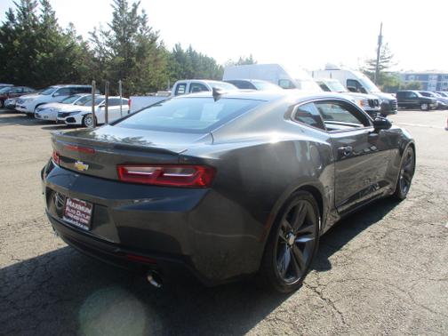 Photo 5 of 23 of 2018 Chevrolet Camaro 1LT