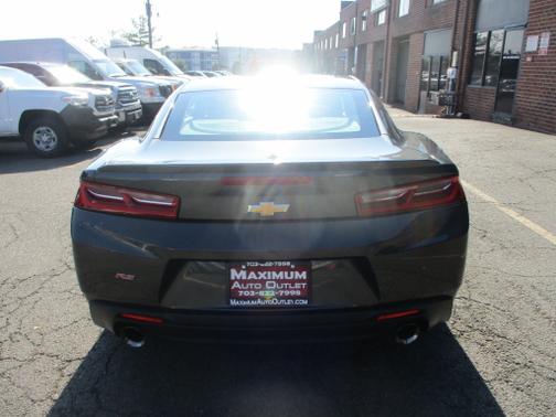 Photo 4 of 23 of 2018 Chevrolet Camaro 1LT