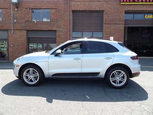 2017 Porsche Macan Base
