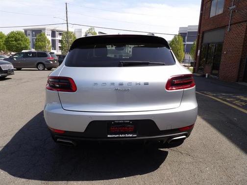 2017 Porsche Macan Base