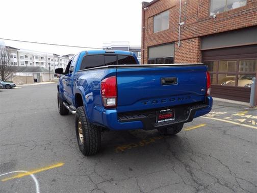 2017 Toyota Tacoma Base