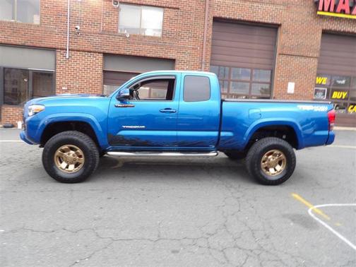 2017 Toyota Tacoma Base