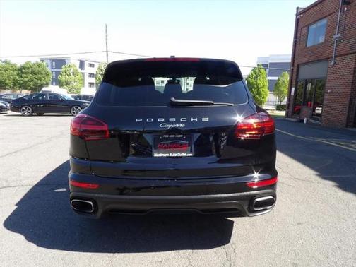 2016 Porsche Cayenne Base