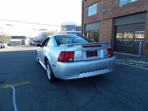 2003 Ford Mustang Deluxe