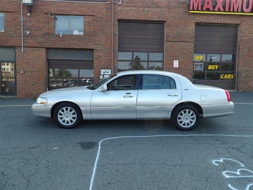 2010 Lincoln Town Car Signature