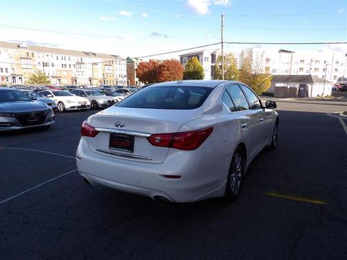 2015 INFINITI Q50 Premium
