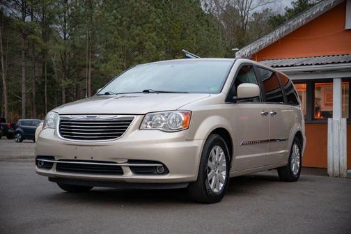 2016 Chrysler Town & Country Touring
