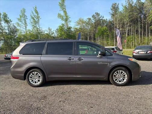 2011 Toyota Sienna XLE