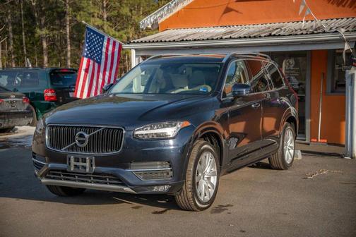 2016 Volvo XC90 T6 Momentum