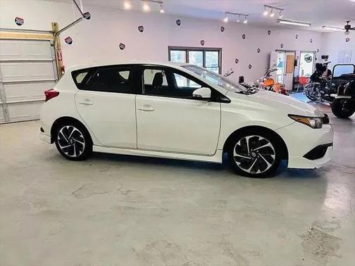2016 Scion iM Hatchback 4D