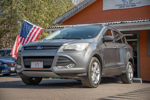 Gray 2014 Ford Escape SE