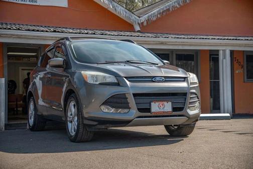 Gray 2014 Ford Escape SE