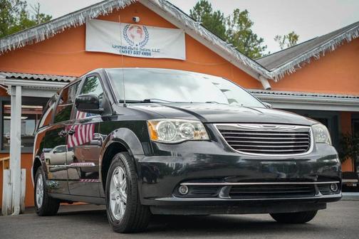 2013 Chrysler Town & Country Touring