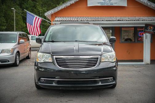 2013 Chrysler Town & Country Touring
