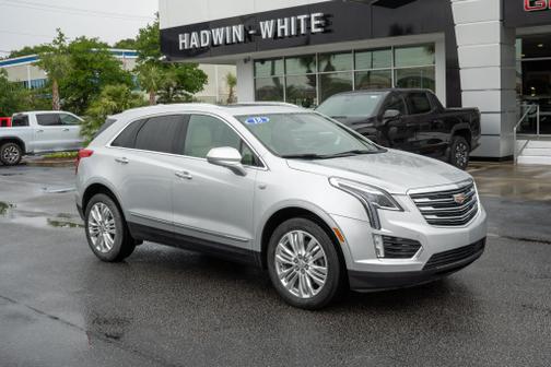Radiant Silver Metallic 2018 Cadillac XT5 Premium Luxury FWD