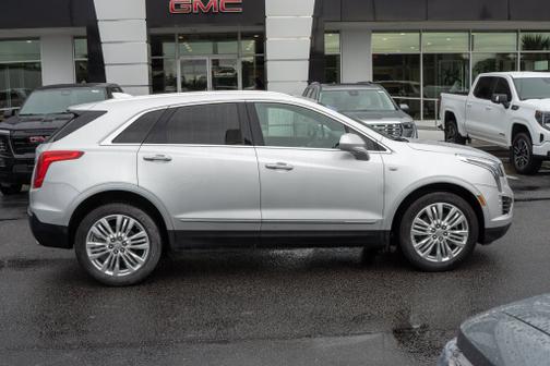 Radiant Silver Metallic 2018 Cadillac XT5 Premium Luxury FWD